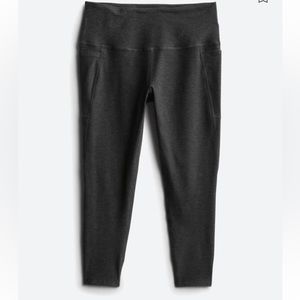 BEYOND YOGA Out of Pocket High Waisted Midi Performance Legging